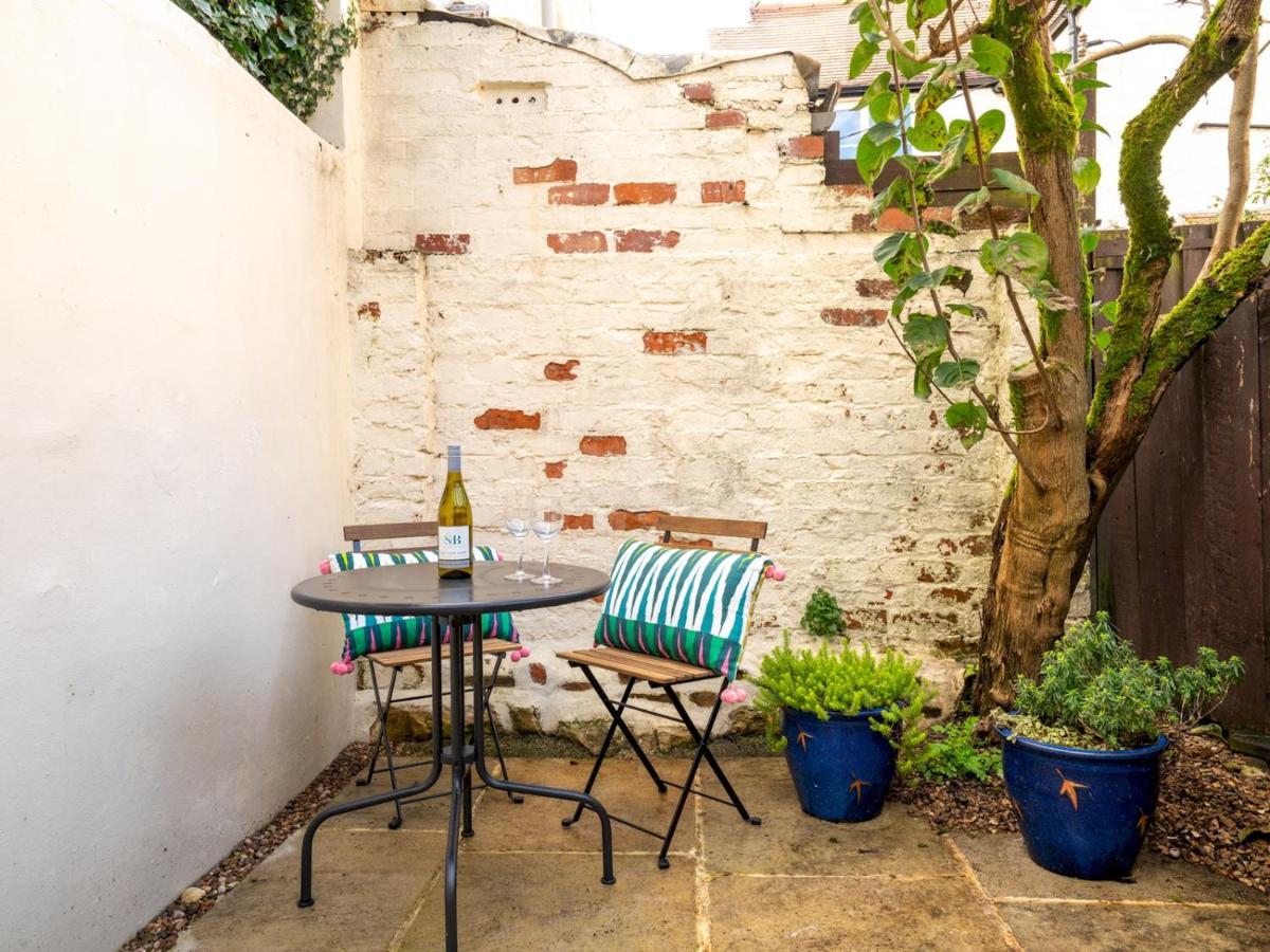 Quarry Cottage Courtyard Garden Pass The Keys 시런세스터 외부 사진